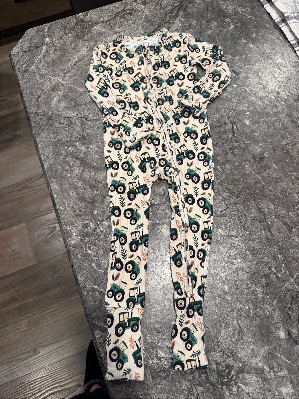 Little pajama co zippy